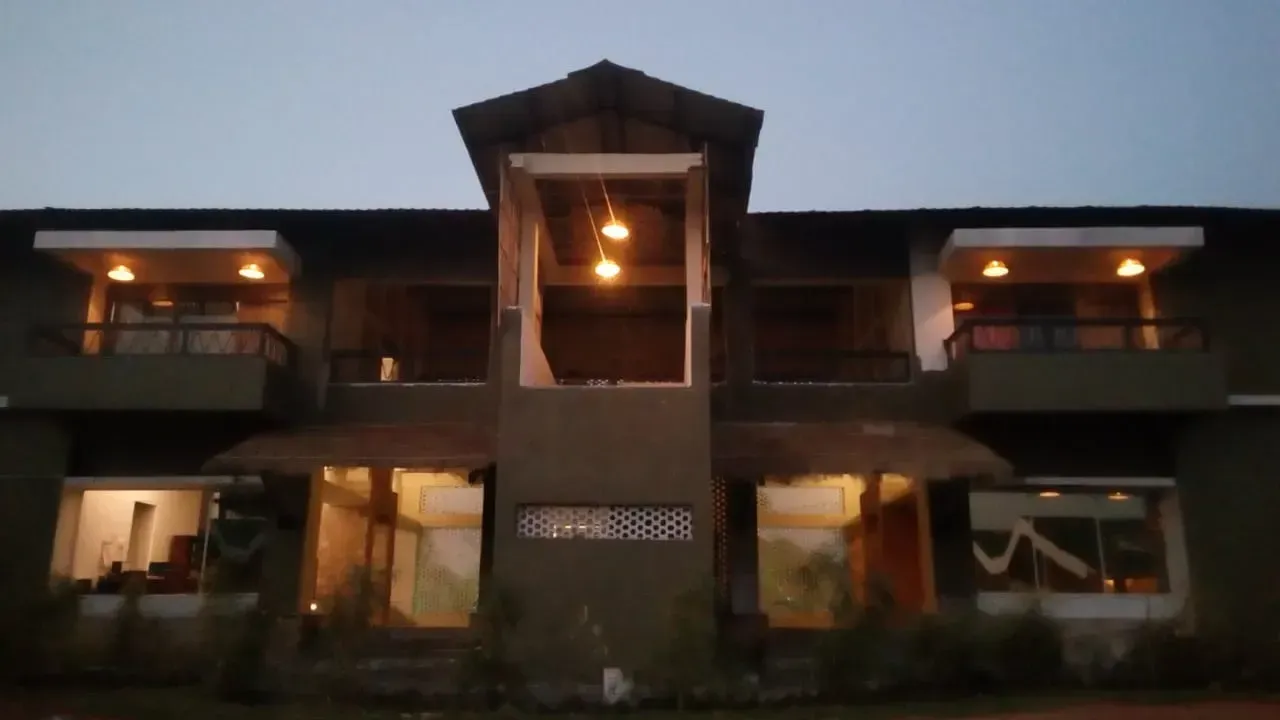 Pugmark Jungle Lodge, main view