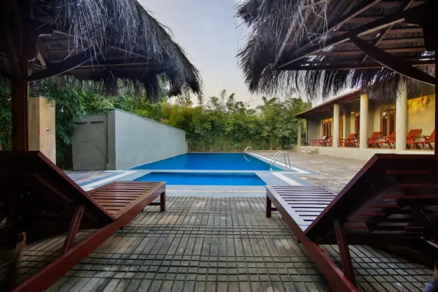 Semi-Luxury stay — cottages, grounds and dining near the Tadoba safari gate (photo 8)