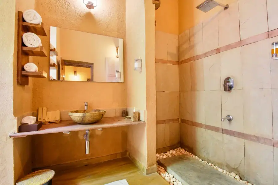 Semi-Luxury stay — cottages, grounds and dining near the Tadoba safari gate (photo 28)