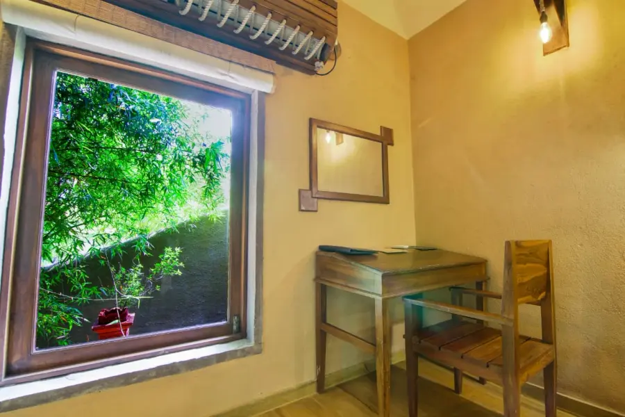 Semi-Luxury stay — cottages, grounds and dining near the Tadoba safari gate (photo 38)