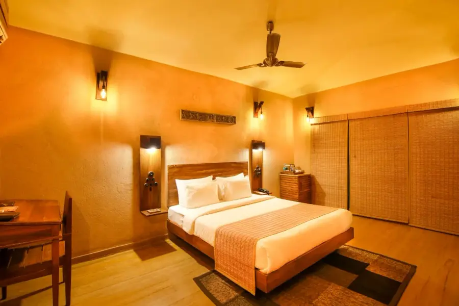 Semi-Luxury stay — cottages, grounds and dining near the Tadoba safari gate (photo 40)