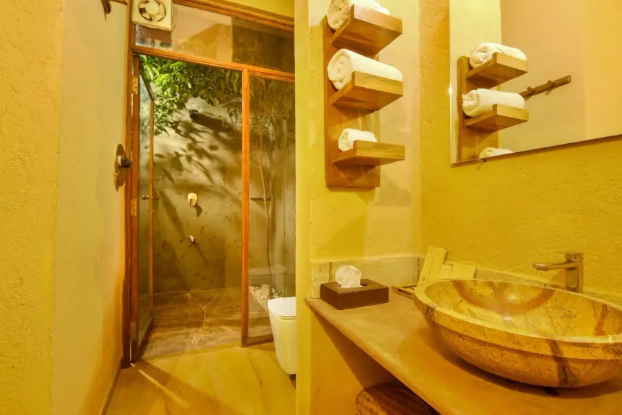 Semi-Luxury stay — cottages, grounds and dining near the Tadoba safari gate (photo 42)