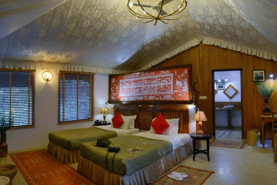 Luxury safari tent at a jungle camp near Pench’s Turia gate (photo 13)