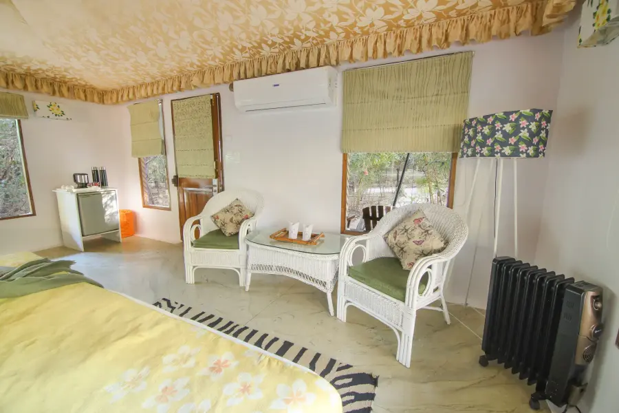 Luxury safari tent at a jungle camp near Pench’s Turia gate (photo 15)