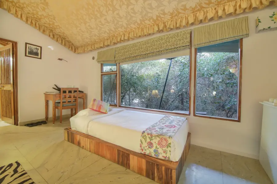 Luxury safari tent at a jungle camp near Pench’s Turia gate (photo 19)