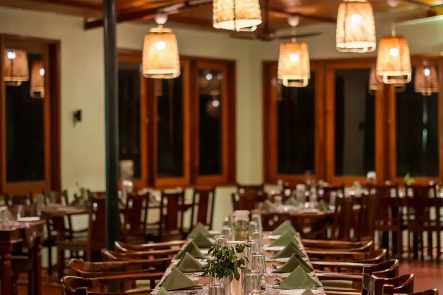 Grounds, dining and experiences at a luxury jungle camp near Pench (photo 23)