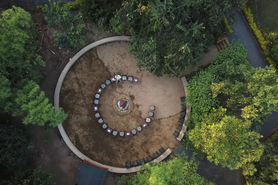 Grounds, dining and experiences at a luxury jungle camp near Pench (photo 31)